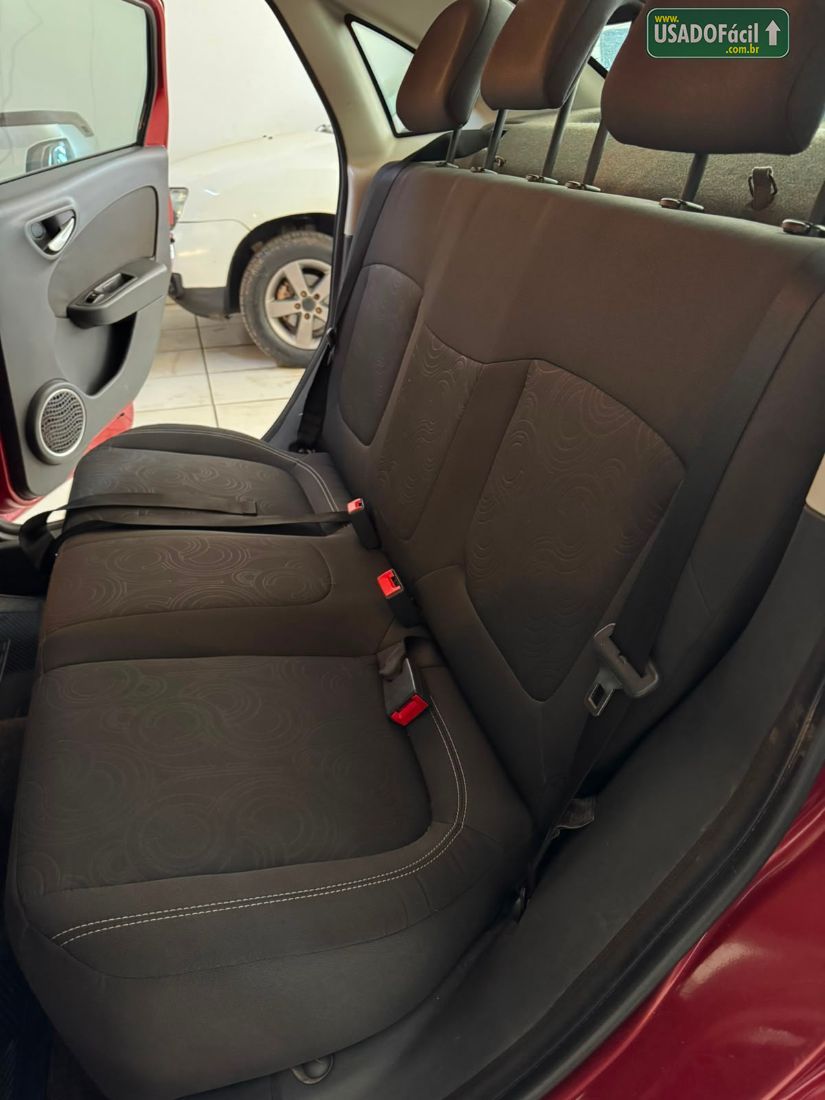 Fiat Grand Siena Attractive 1.4 Evo Fire Flex 2014/2015 — foto 10 de 11