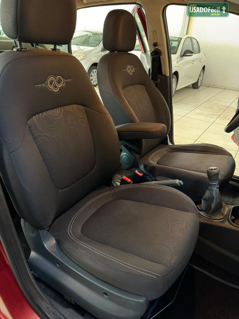 Fiat Grand Siena Attractive 1.4 Evo Fire Flex 2014/2015 — foto 8 de 11