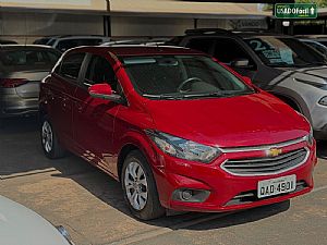 Onix Hatch Lt 1.4 Mecânico Flex 2016/2017 em Rondonópolis - MT