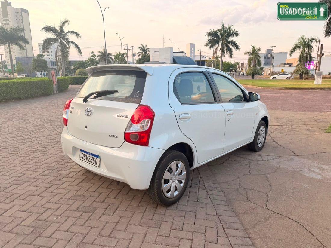 TOYOTA Etios Hatch XLS 1.5 Mecânico Flex 2015/2016 — foto 4 de 10