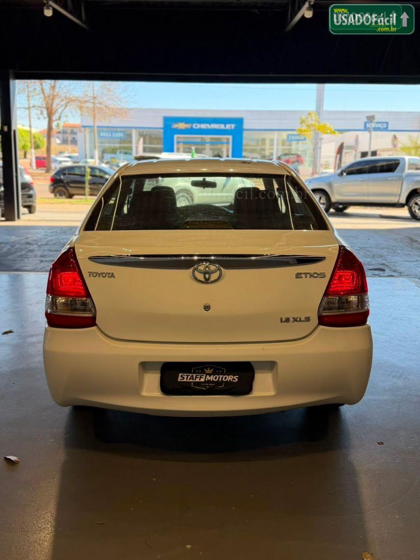 Toyota Etios Sedan XLS 1.5 Mecânico Flex 2013/2013 — foto 4 de 14