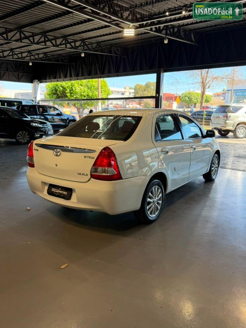 Toyota Etios Sedan XLS 1.5 Mecânico Flex 2013/2013 — foto 3 de 14