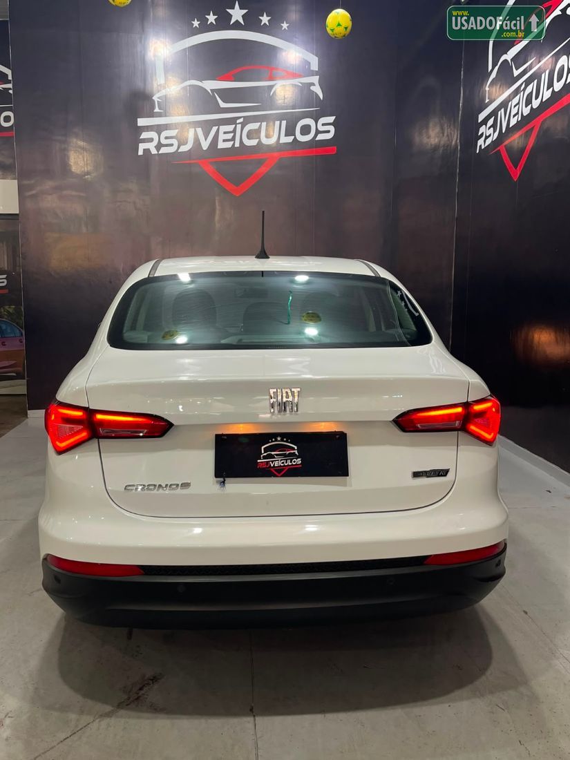 Fiat Cronos Drive 1.3 Automático Flex 2023/2024 — foto 8 de 18