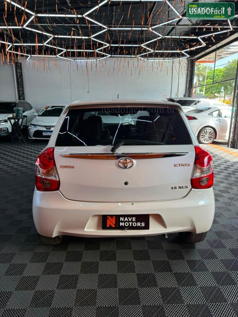 TOYOTA Etios Hatch XLS 1.5 Automático Flex 2016/2017 — foto 5 de 13