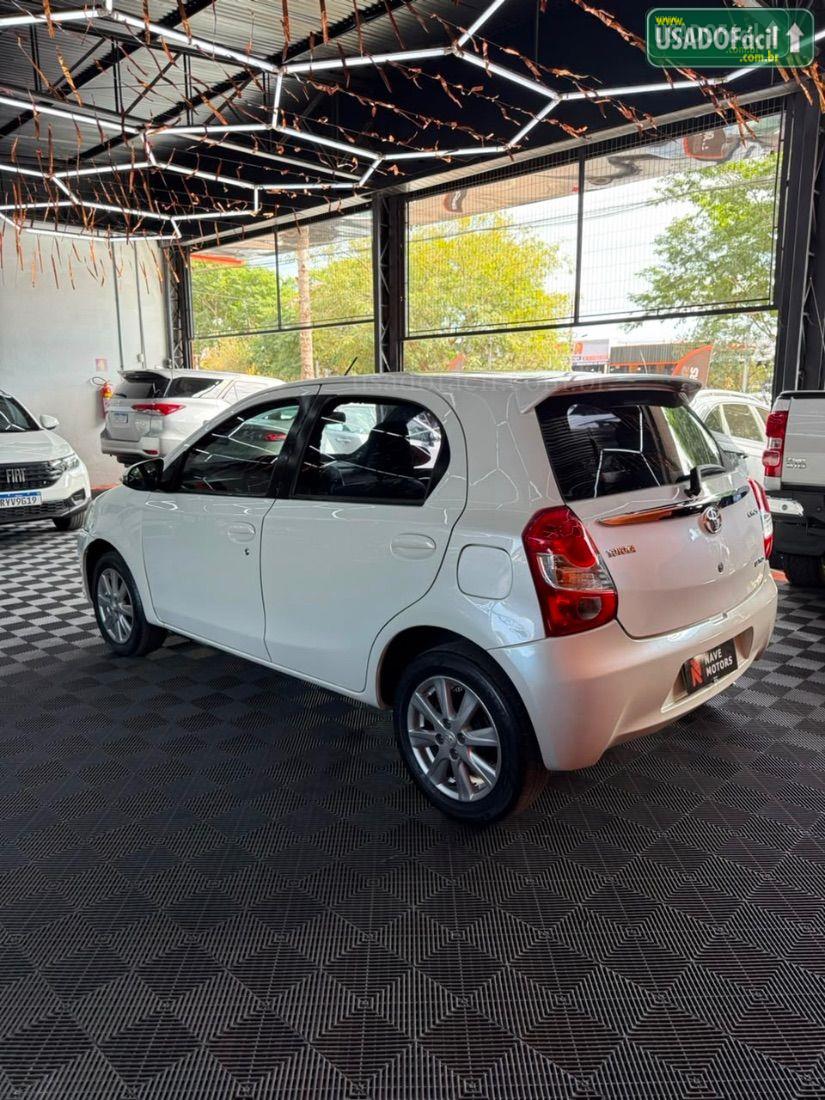 TOYOTA Etios Hatch XLS 1.5 Automático Flex 2016/2017 — foto 6 de 13