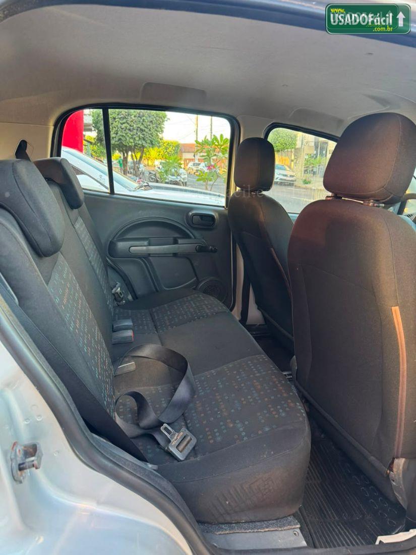 FIAT Uno Vivace Celebration 1.0 4p flex 2014/2014 — foto 10 de 11