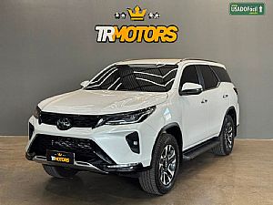 Hilux Sw4 Srx Platinum 2.8 4x4 Turbo Automático Diesel 2024/2024 em Primavera do Leste - MT