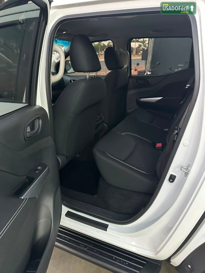 Nissan Frontier Attack CD 2.3 4x4 Bi-Turbo Automático Diesel 2024/2025 — foto 9 de 11