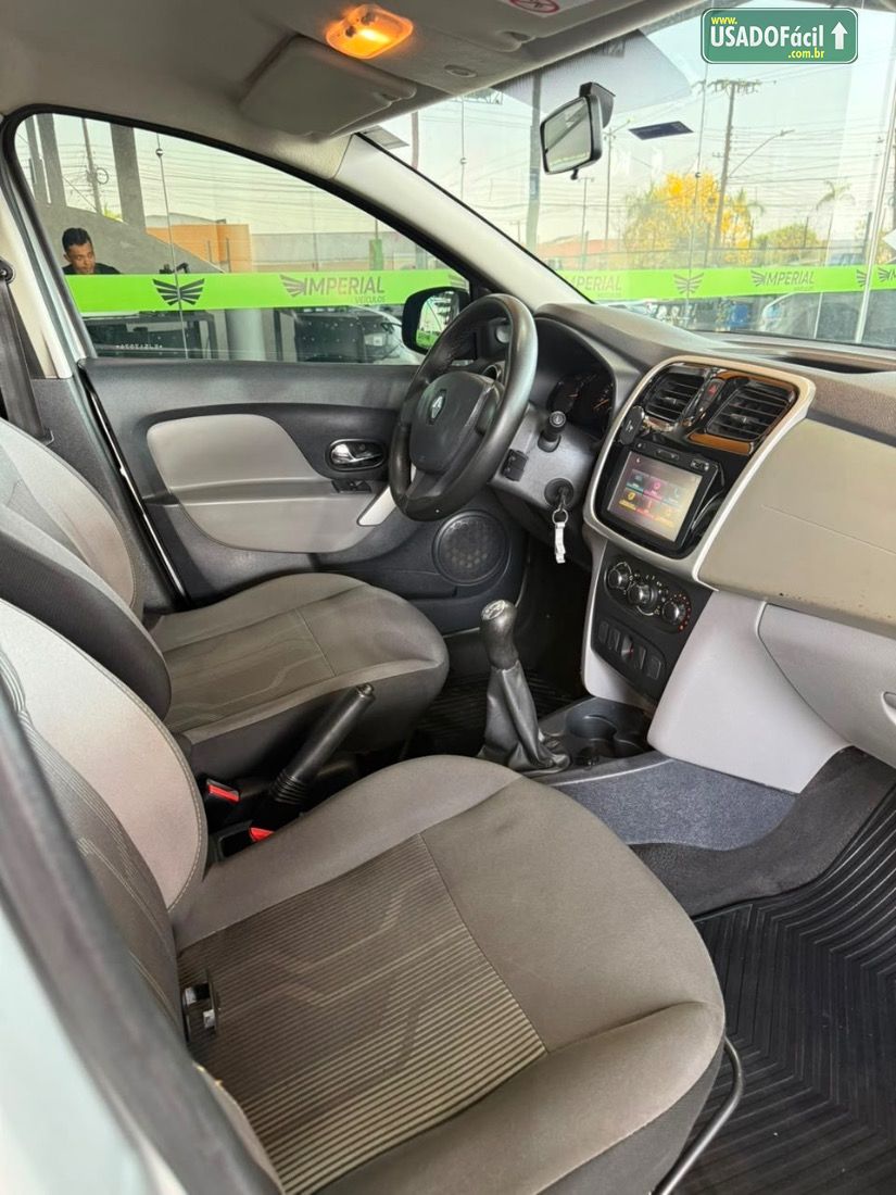 Renault Logan Expression 1.0 Hi-Flex 2015/2016 — foto 10 de 12