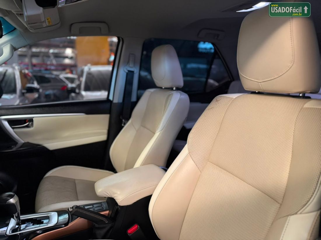 Toyota Hilux SW4 SRX Diamond 2.8 4x4 turbo Automático Diesel 2018/2019 — foto 10 de 15