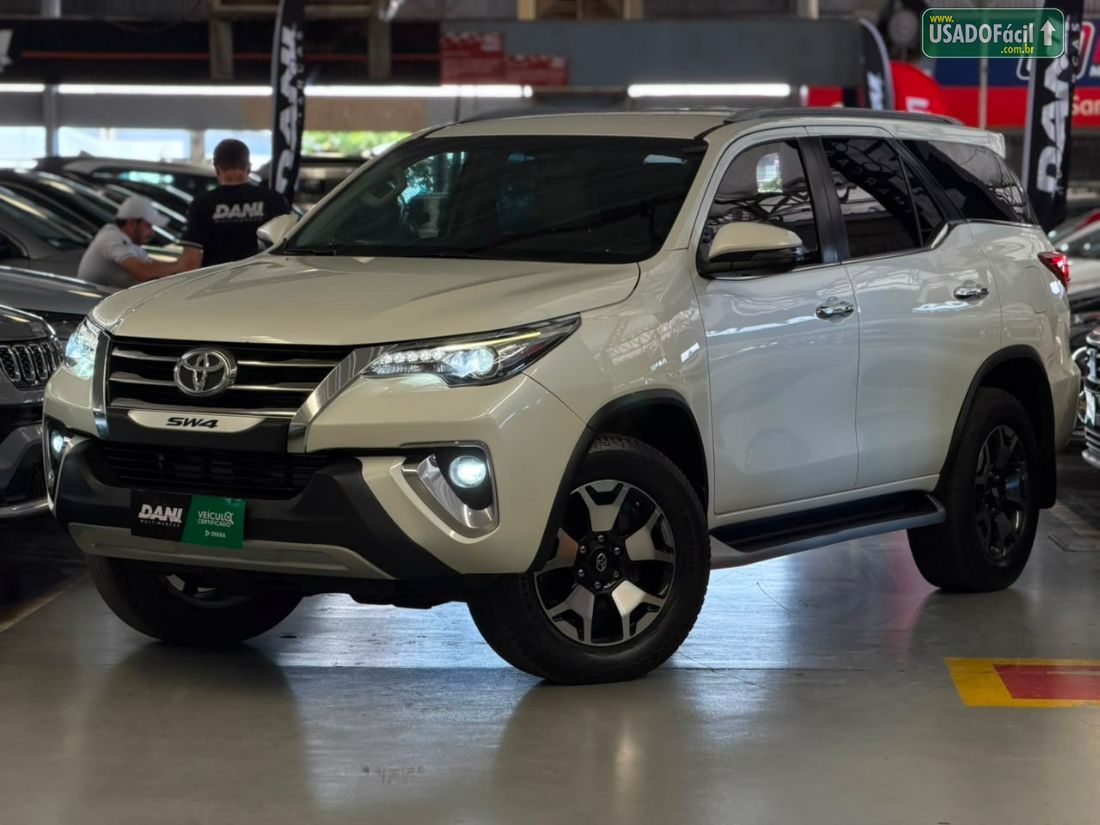 Toyota Hilux SW4 SRX Diamond 2.8 4x4 turbo Automático Diesel 2018/2019 — foto 2 de 15