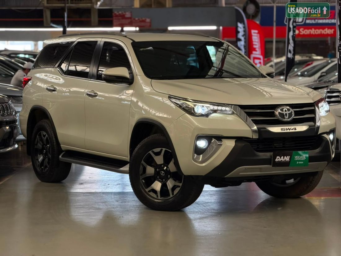 Toyota Hilux SW4 SRX Diamond 2.8 4x4 turbo Automático Diesel 2018/2019 — foto 3 de 15