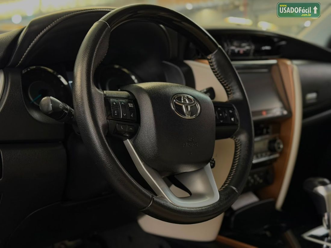 Toyota Hilux SW4 SRX Diamond 2.8 4x4 turbo Automático Diesel 2018/2019 — foto 6 de 15