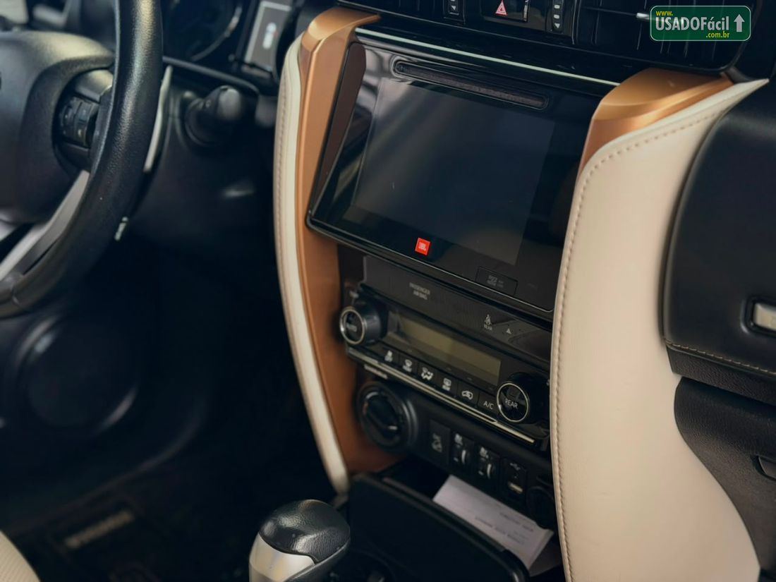Toyota Hilux SW4 SRX Diamond 2.8 4x4 turbo Automático Diesel 2018/2019 — foto 7 de 15