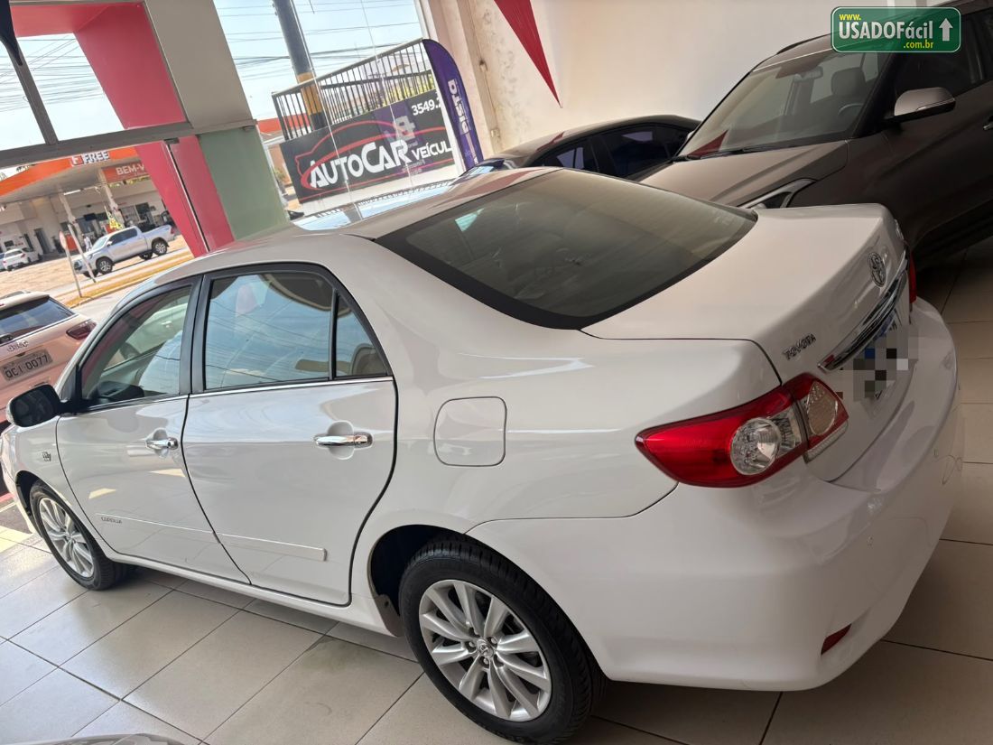 Toyota Corolla Altis 2.0 Automático Flex 2013/2014 — foto 4 de 10