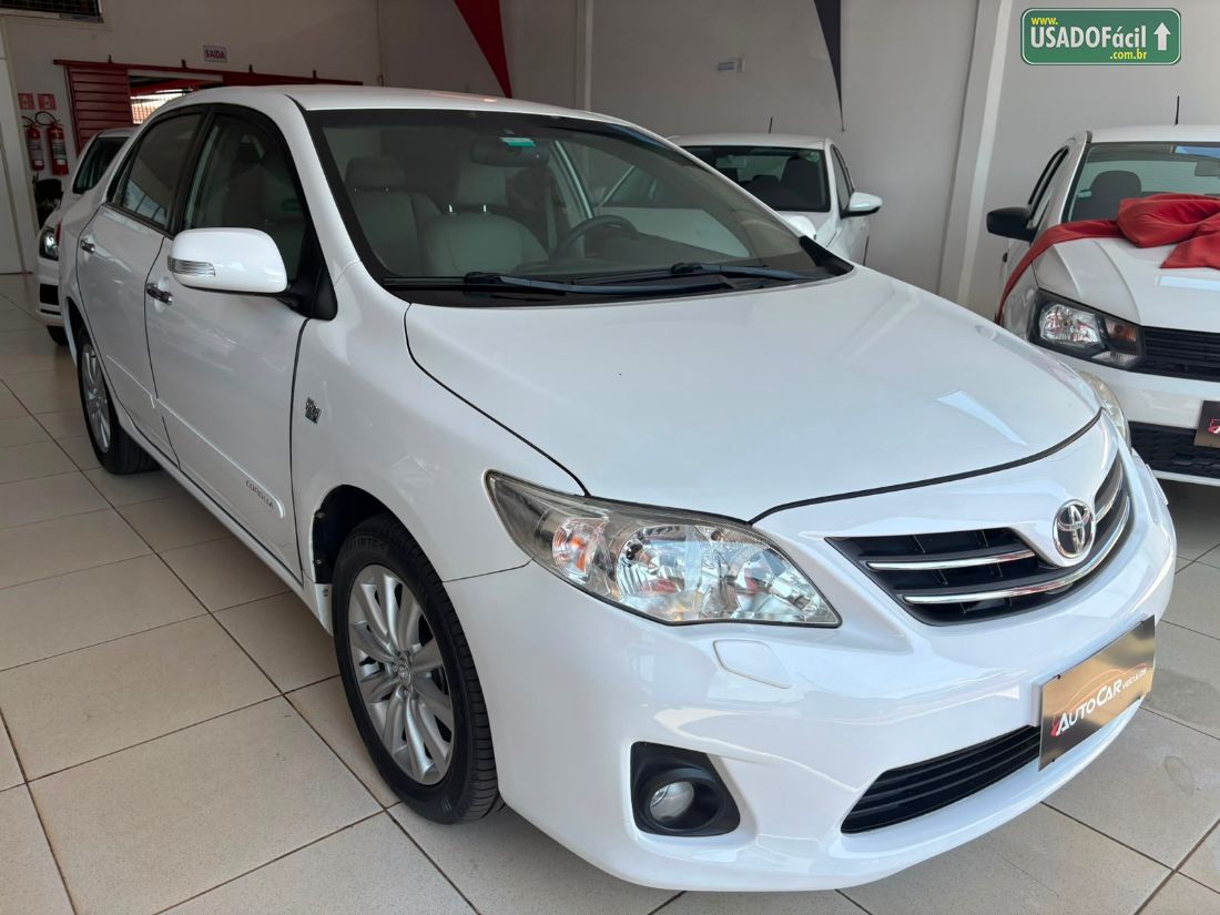 Toyota Corolla Altis 2.0 Automático Flex 2013/2014 — foto 7 de 10