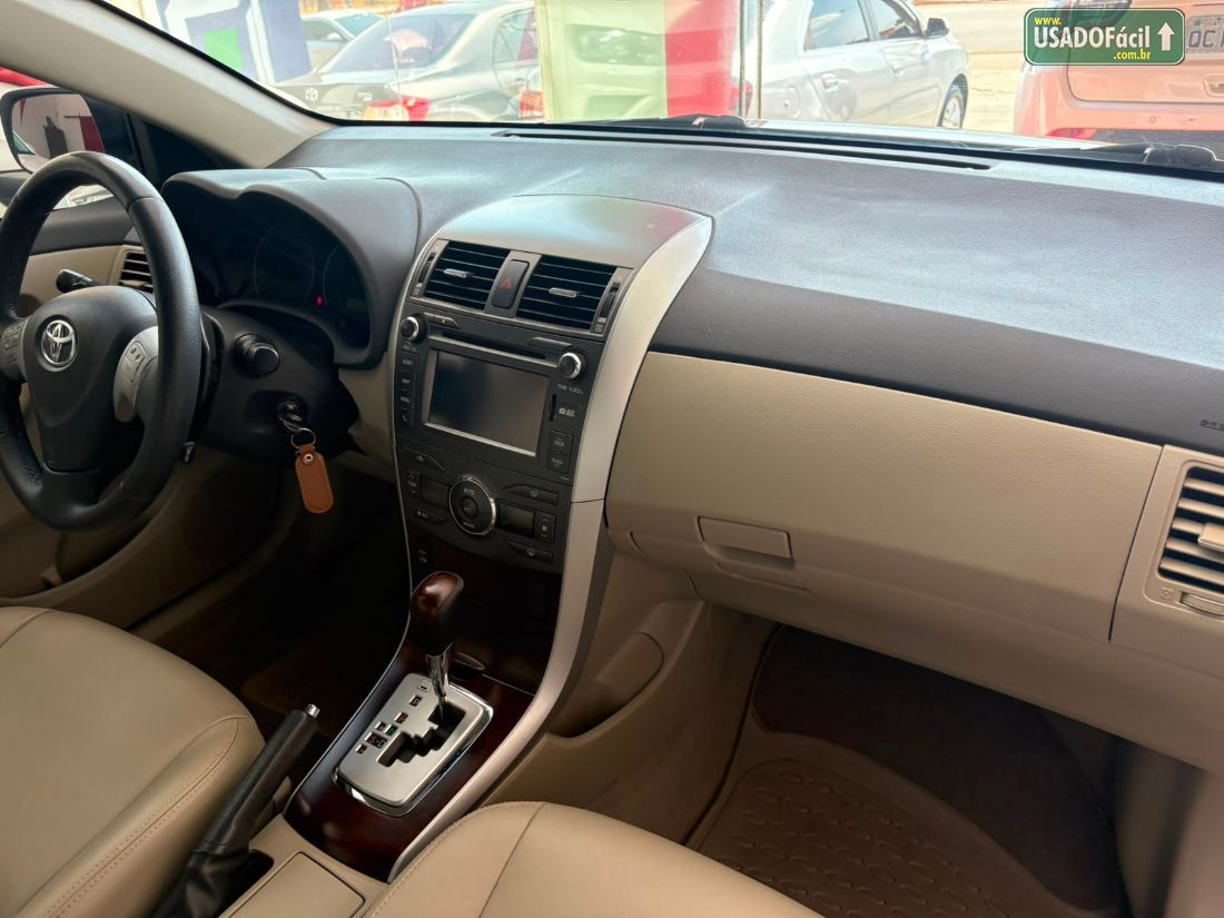 Toyota Corolla Altis 2.0 Automático Flex 2013/2014 — foto 9 de 10