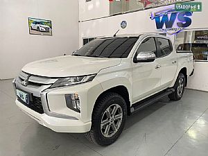 L200 Triton Sport Hpe Cd 2.4 4x4 Automático Diesel 2021/2022 em Várzea Grande - MT