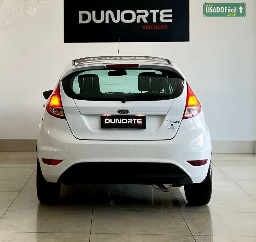 Ford Fiesta Hatch 1.5 Mecânico 5P Flex 2014/2015 — foto 4 de 8