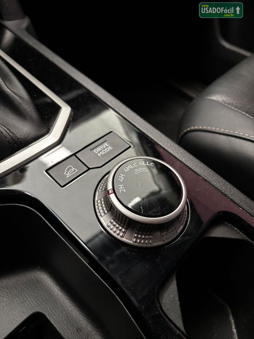MITSUBISHI Triton HPE-S CD 2.4 4x4 Turbo Automático Diesel 2026/2026 — foto 17 de 23