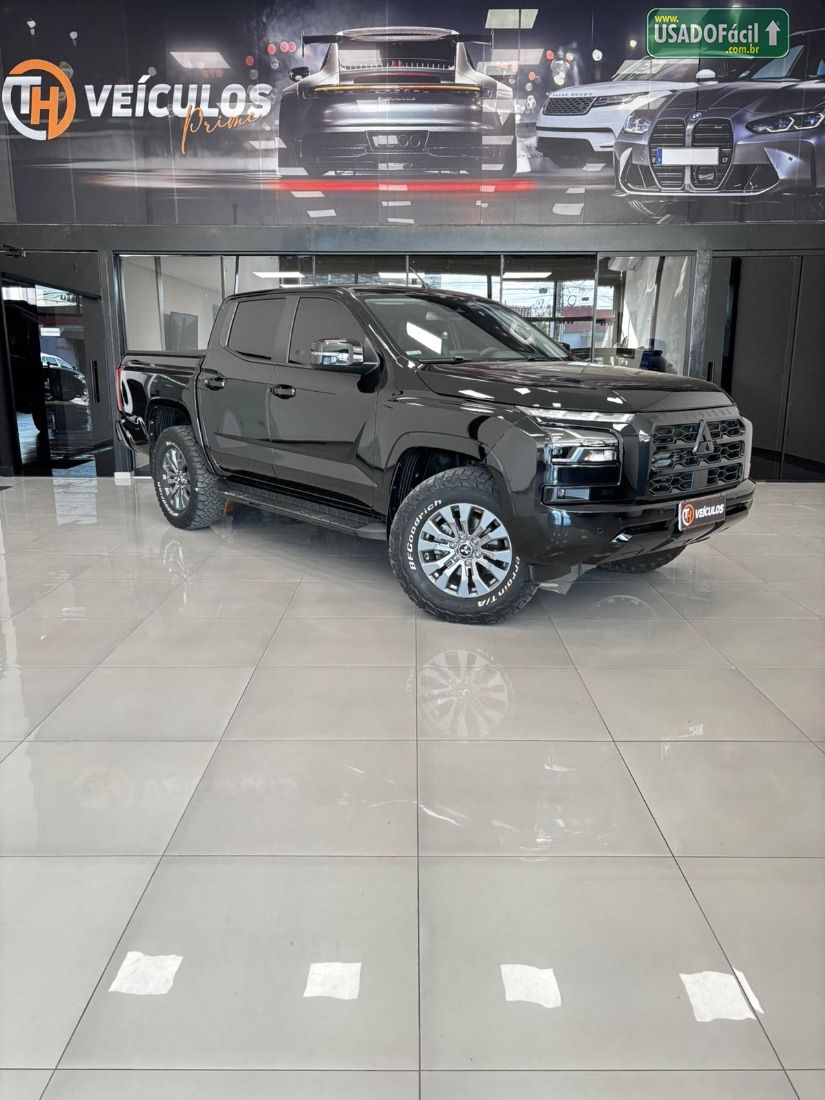 MITSUBISHI Triton HPE-S CD 2.4 4x4 Turbo Automático Diesel