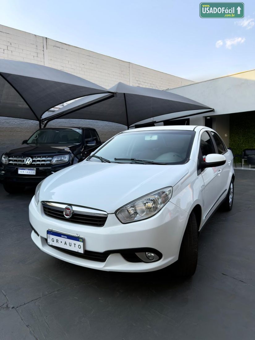 Fiat Grand Siena Essence Dualogic 1.6 Flex 2013/2014 — foto 3 de 12