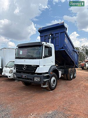 Mercedes Axor 2831 K 6x4 2p (diesel) (e5) 2011/2012 em Cuiabá - MT