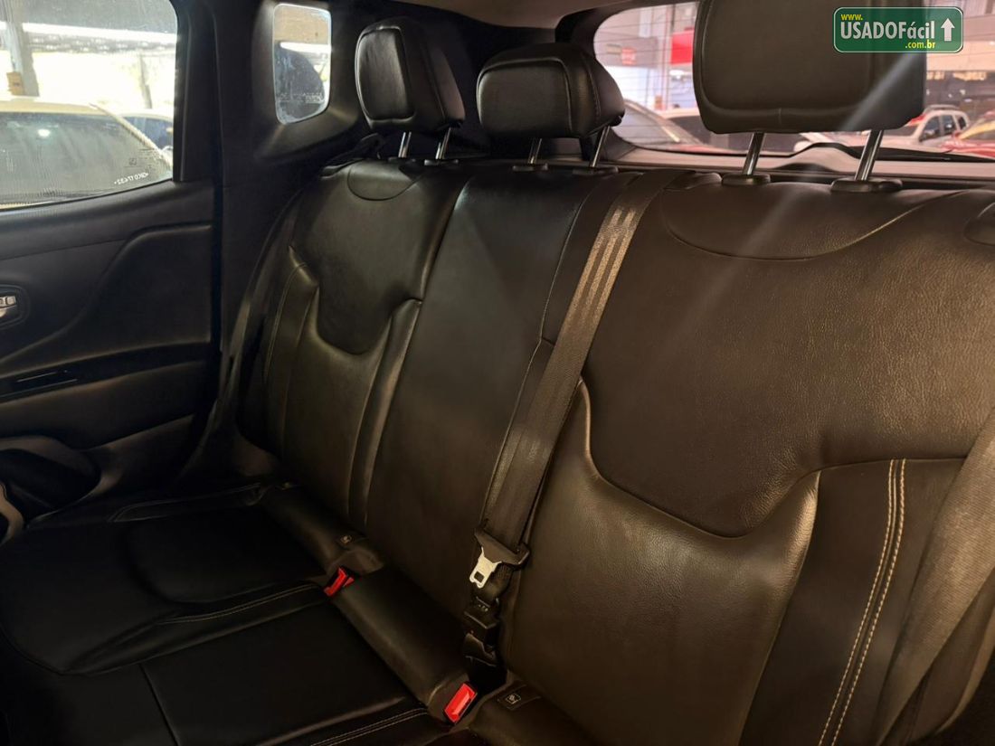 Jeep Renegade Longitude 1.8 4x2 Automático Flex 2015/2016 — foto 13 de 19