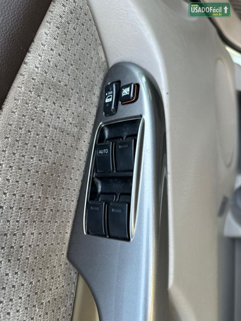 TOYOTA SIENNA LE 2006/2007 — foto 15 de 18