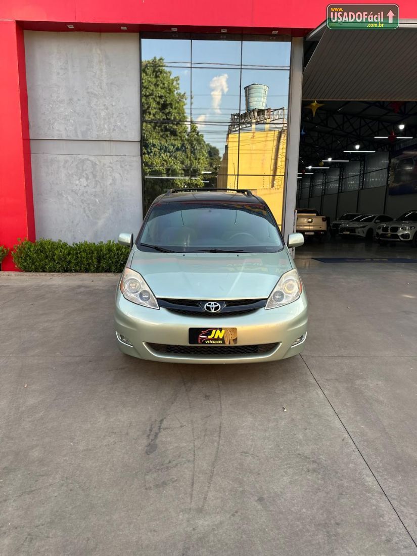 TOYOTA SIENNA LE 2006/2007 — foto 2 de 18