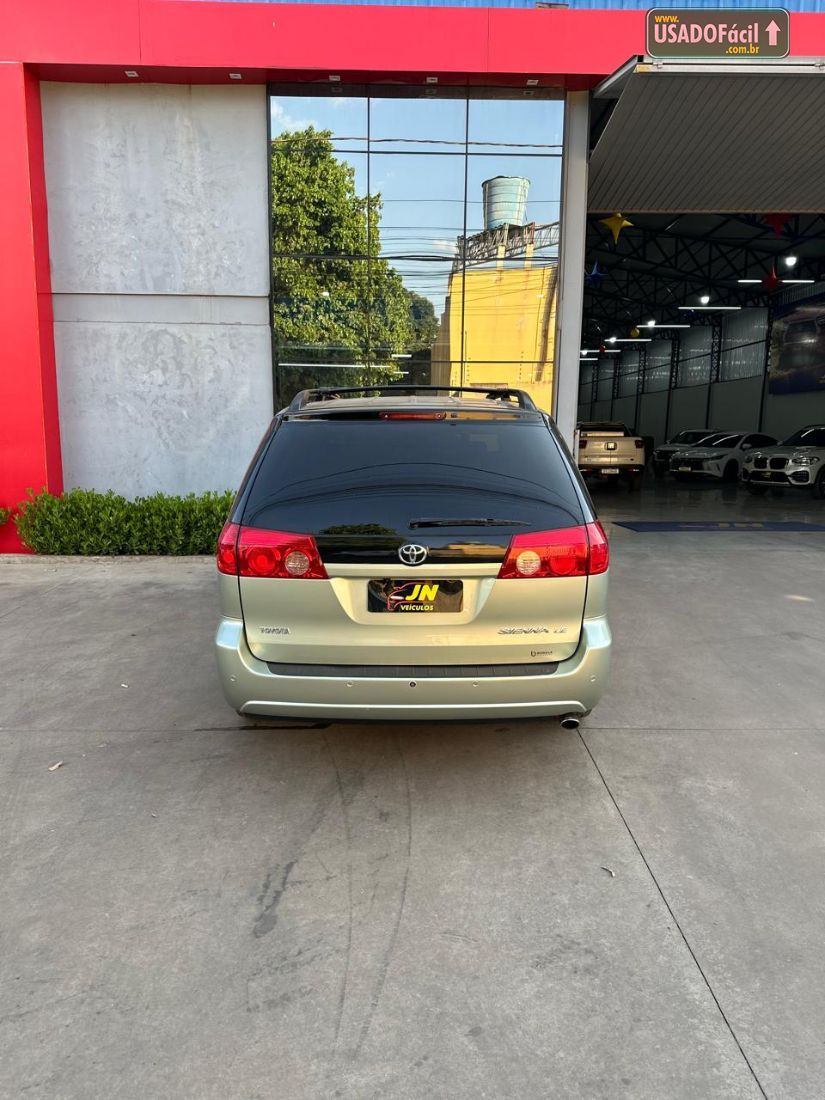 TOYOTA SIENNA LE 2006/2007 — foto 5 de 18