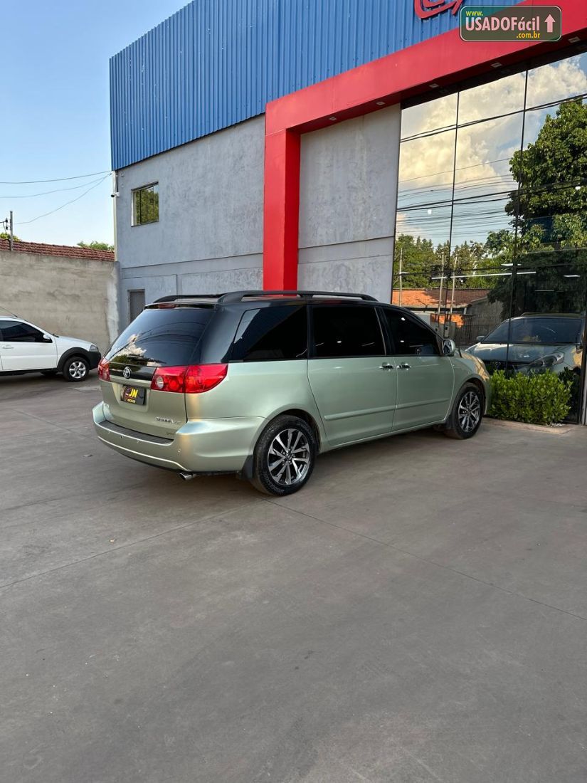 TOYOTA SIENNA LE 2006/2007 — foto 6 de 18