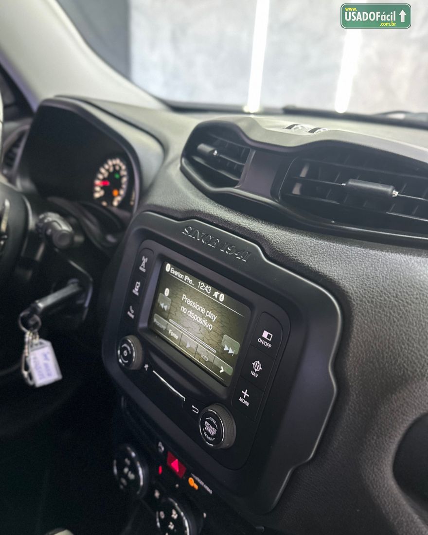 Jeep Renegade Longitude 1.8 4x2 Automático Flex 2015/2016 — foto 12 de 15