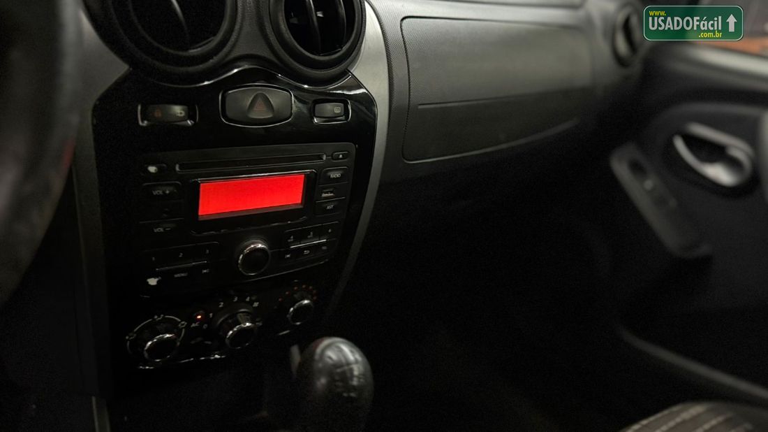 Renault Sandero Expression 1.0 Hi-Flex 5P 2013/2013 — foto 8 de 9