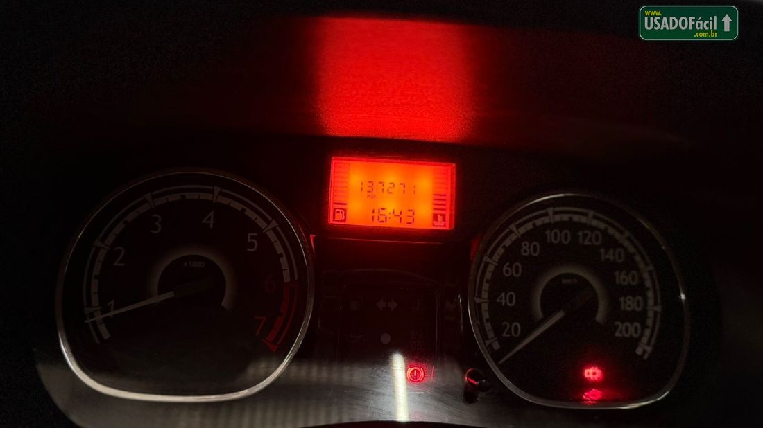 Renault Sandero Expression 1.0 Hi-Flex 5P 2013/2013 — foto 9 de 9