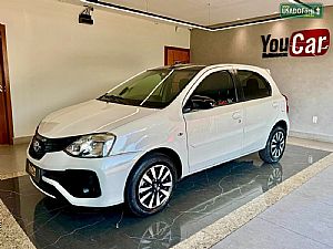 Etios Hatch Xs 1.5 Automático Flex 2017/2018 em Várzea Grande - MT