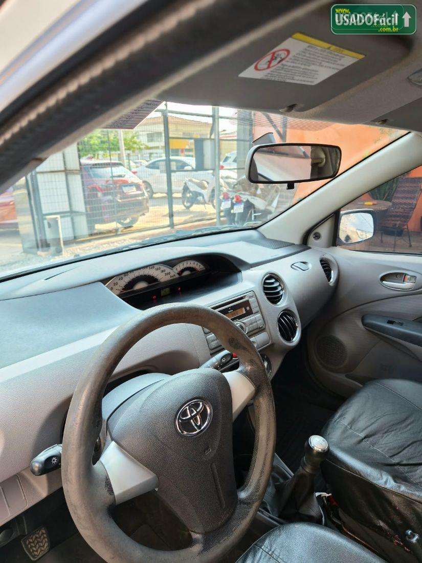TOYOTA Etios Hatch XLS 1.5 Mecânico Flex 2012/2013 — foto 8 de 12