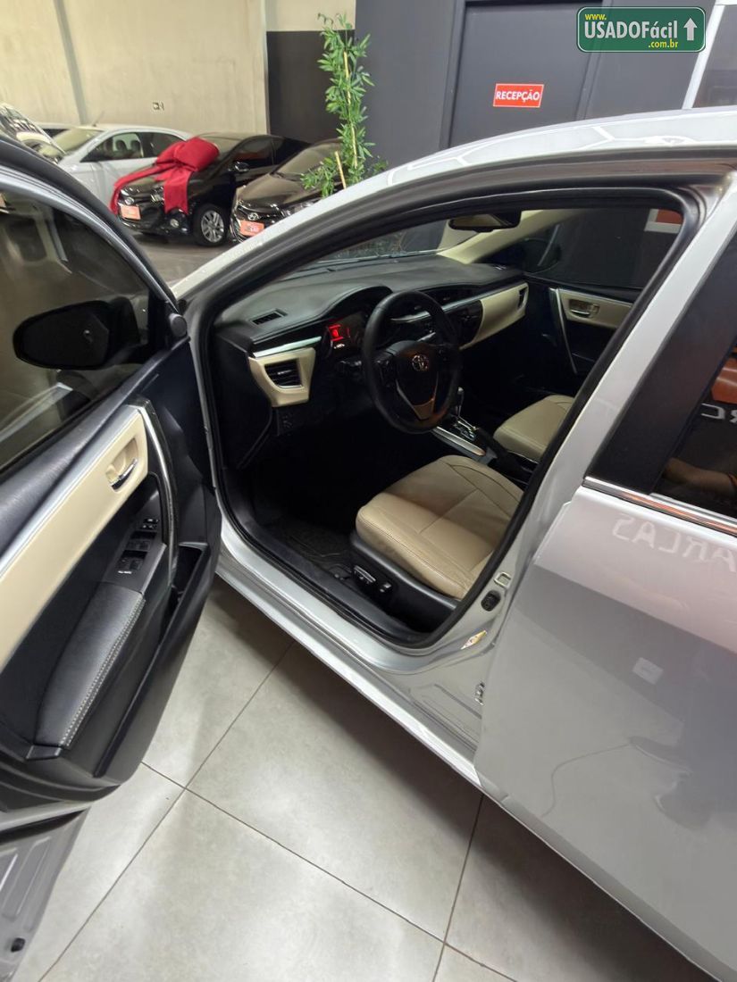 Toyota Corolla Altis Premium 2.0 Automático Flex 2014/2015 — foto 9 de 10
