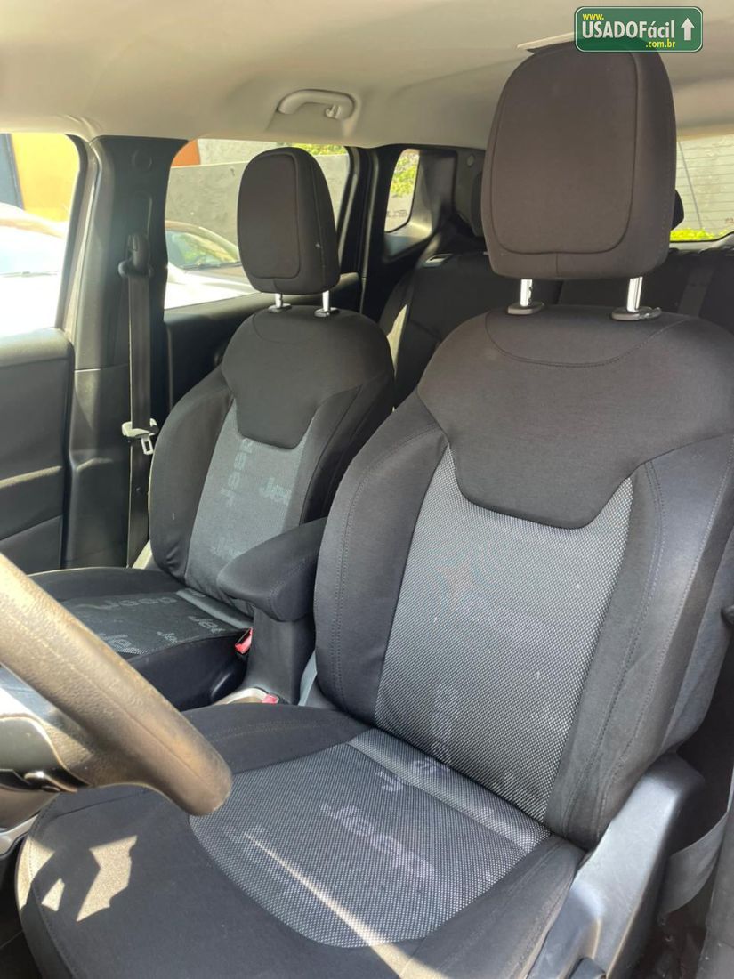 Jeep Renegade Sport 1.8 4x2 Mecânico Flex 2016/2016 — foto 11 de 13