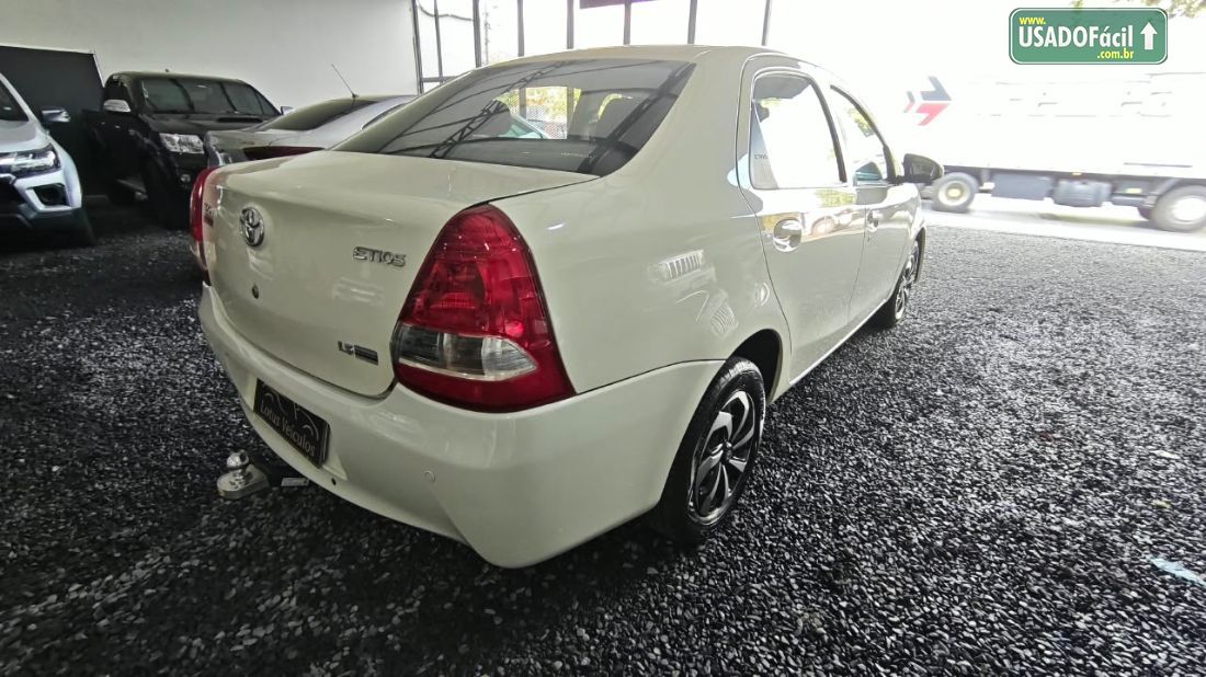 Toyota Etios Sedan XS 1.5 Mecânico Flex 2013/2014 — foto 3 de 18