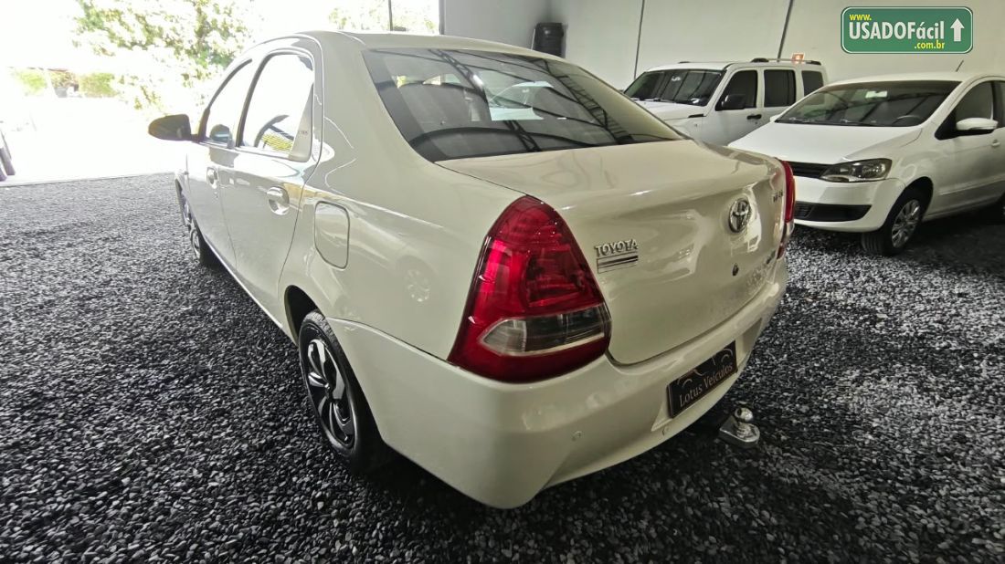 Toyota Etios Sedan XS 1.5 Mecânico Flex 2013/2014 — foto 7 de 18