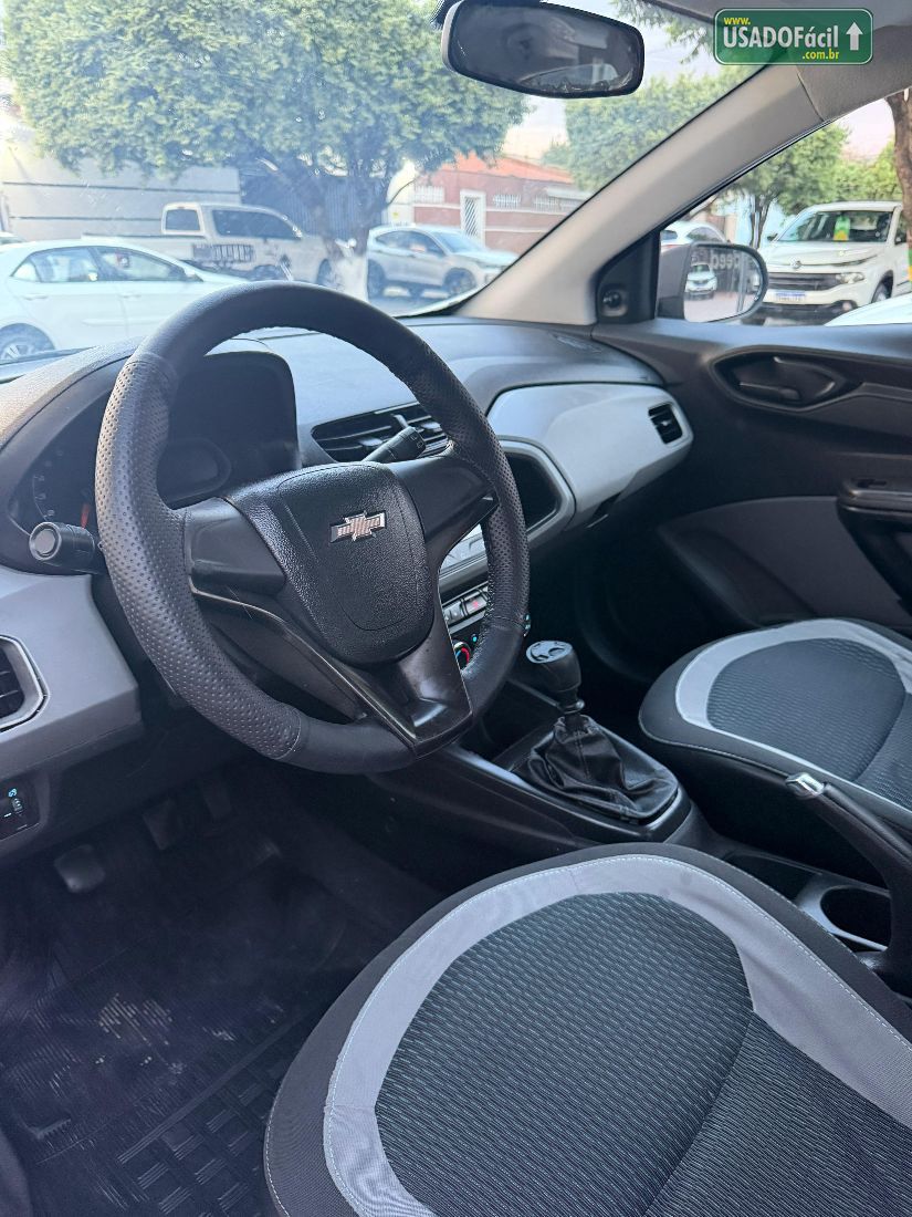 CHEVROLET/GM Onix Hatch LT 1.0 Mecânico Flex 2014/2015 — foto 10 de 18