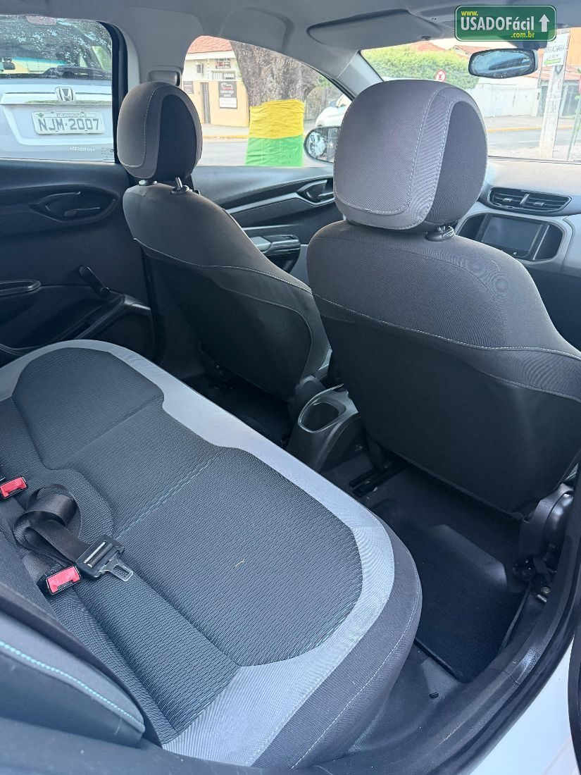CHEVROLET/GM Onix Hatch LT 1.0 Mecânico Flex 2014/2015 — foto 16 de 18