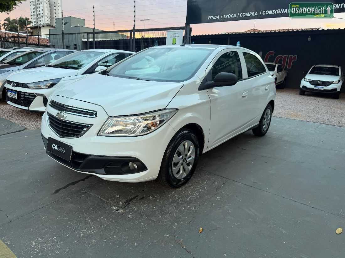 CHEVROLET/GM Onix Hatch LT 1.0 Mecânico Flex 2014/2015 — foto 2 de 18