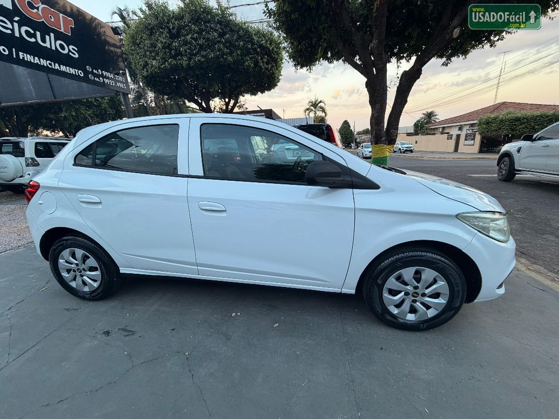 CHEVROLET/GM Onix Hatch LT 1.0 Mecânico Flex 2014/2015 — foto 8 de 18
