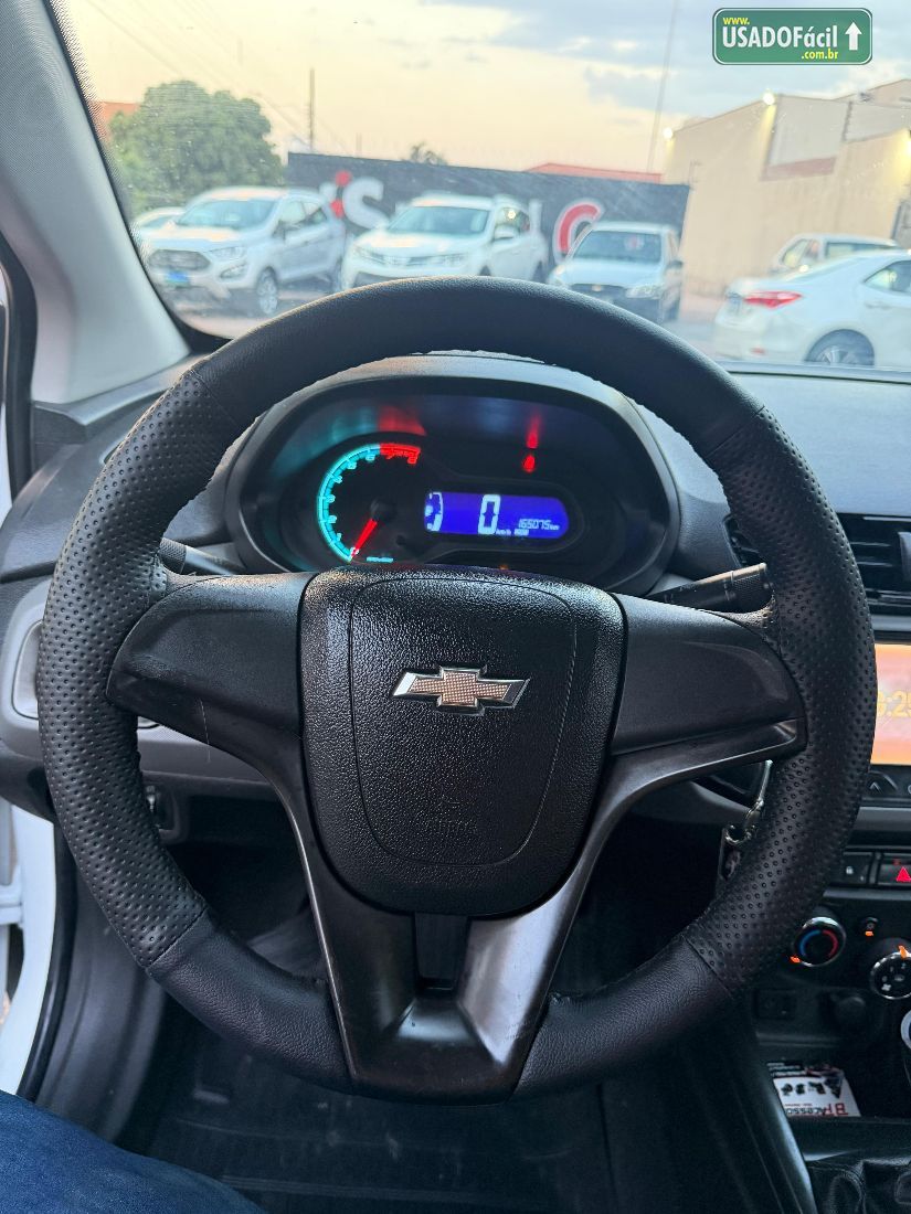 CHEVROLET/GM Onix Hatch LT 1.0 Mecânico Flex 2014/2015 — foto 9 de 18