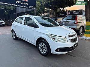 Onix Hatch Lt 1.0 Mecânico Flex 2014/2015 em Rondonópolis - MT