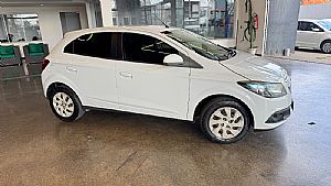 Onix Hatch Lt 1.4 Mecânico Flex 2013/2013 em Cuiabá - MT