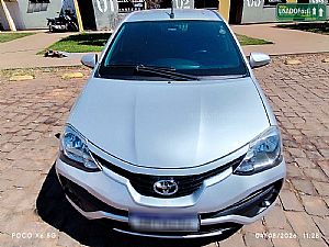 Etios Hatch Platinum 1.5 Automático Flex 2016/2017 em Várzea Grande - MT