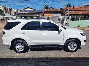 Hilux Sw4 Sr 2.7 4x2 Flex Automático 2013/2013 em Cuiabá - MT